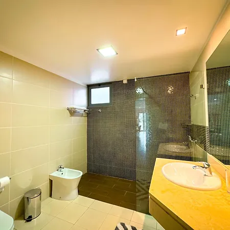 Quinta Rosas * Ribeira Brava